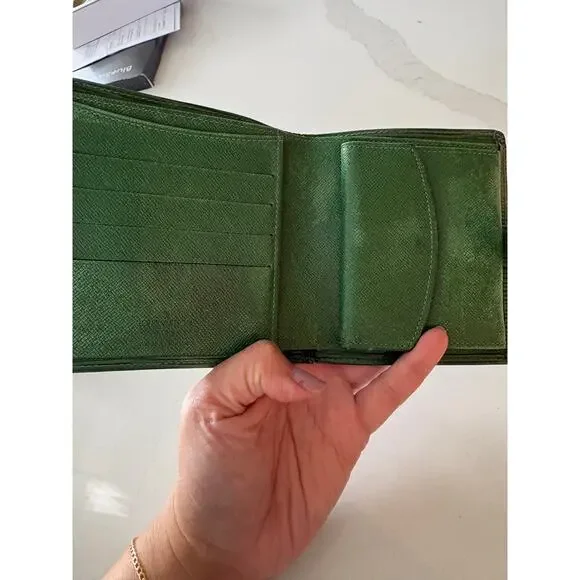 Louis Vuitton Green Epi Leather Bi-fold Snap Wallet - Picture 4 of 8
